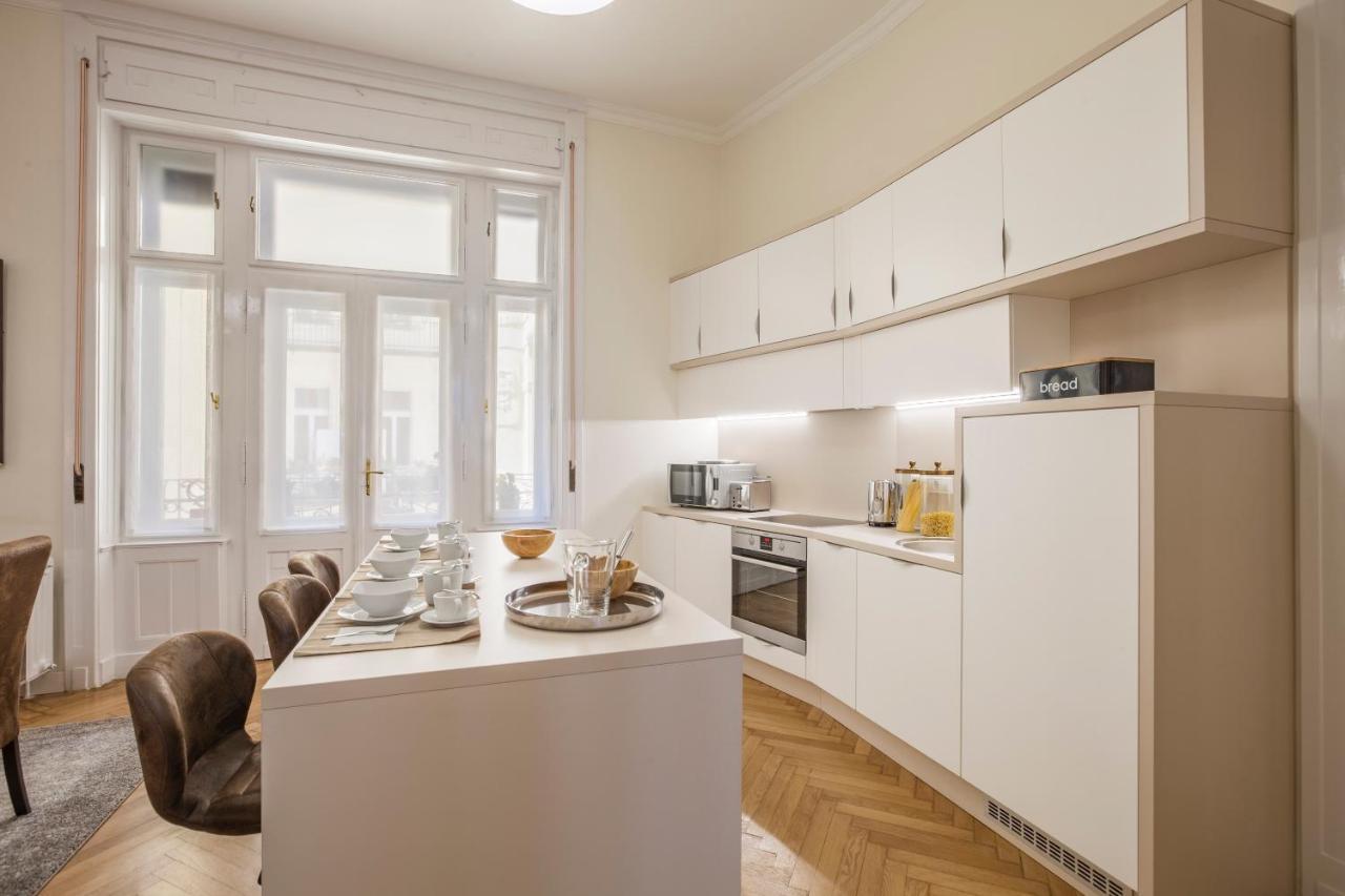 Modernized Unique Huge Central Apartment On 135Sqm บูดาเปสต์ ภายนอก รูปภาพ