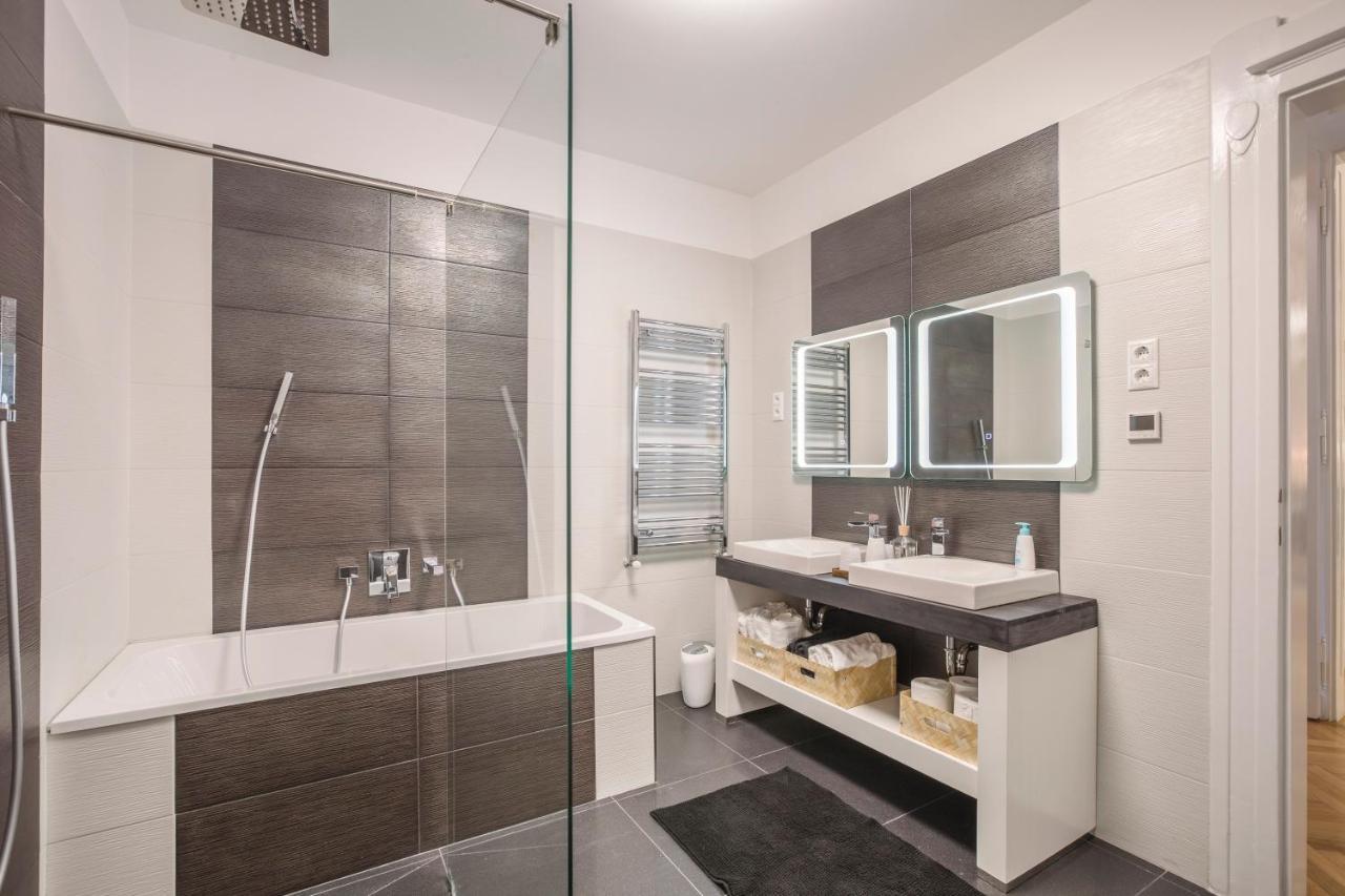Modernized Unique Huge Central Apartment On 135Sqm บูดาเปสต์ ภายนอก รูปภาพ